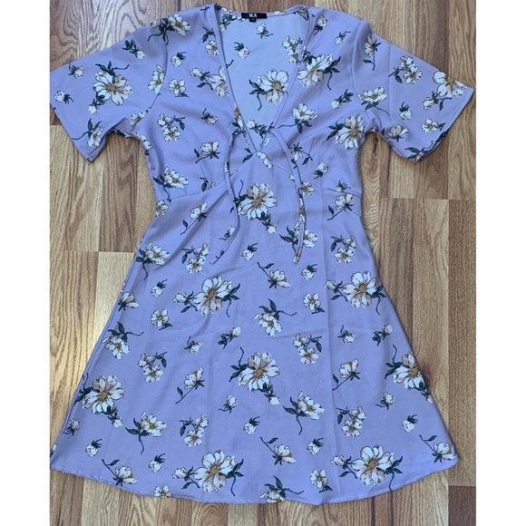 Dresses & Skirts - Purple Daisy Floral Short Sleeve Dress with Ties